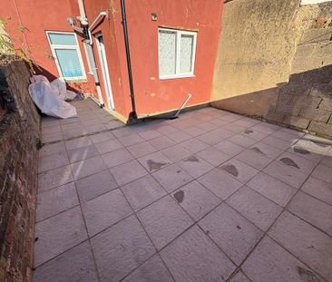 4 bedroom terraced house to rent - Photo 4