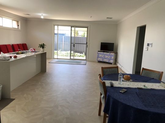 3-bedroom shared house / townhouse, Corkwood Circuit - Photo 1