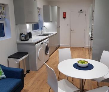 1 bedroom Flat To Let - Photo 5