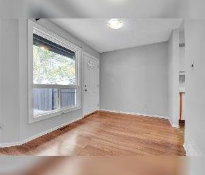 3 Bed 1.5 Bath South Edmonton Townhome with Balcony - Photo 2