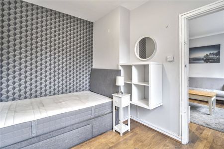 Blair House, Stockwell Gardens Estate, SW9 - Photo 5