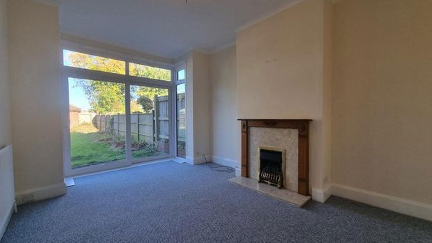3 bedroom semi-detached house to rent - Photo 1