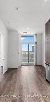 HWY 7/HWY 400-Modern Bright 1Bdrm+Den 1Bath - Photo 1