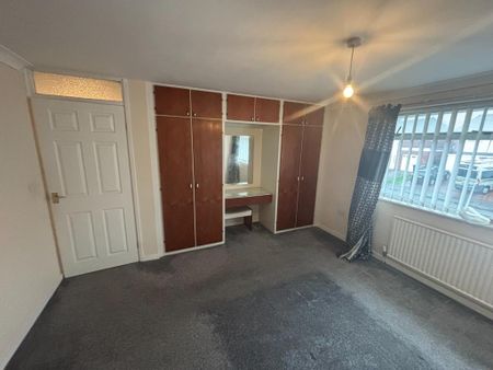 3 bedroom semi-detached house to rent - Photo 3