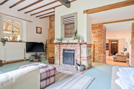 3 bedroom semi-detached house to rent - Photo 2