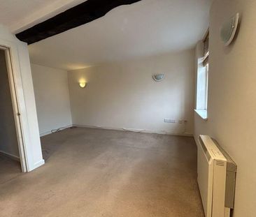 3 bedroom flat to rent - Photo 2