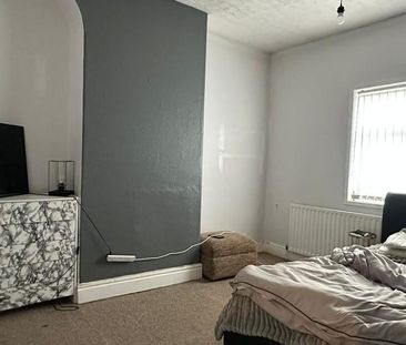 3 bedroom terraced house to rent - Photo 4