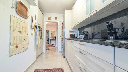 Appartamento di prestigio con piscina condominiale e panorama mozzafiato - Foto 4