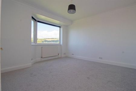 3 bedroom apartment to rent - Photo 2