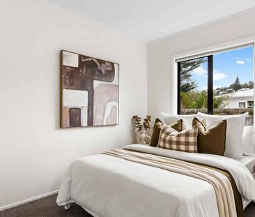 Birkdale 2-Bedroom Home – Relaxing Deck & Backyard - Photo 1