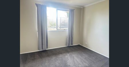 LOVELY 3 BEDROOM HOME - Photo 3