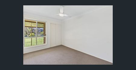 Comfortable, Low-Maintenance Living in Burleigh Waters Location - Photo 3