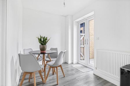 2 bedroom semi-detached house to rent - Photo 5