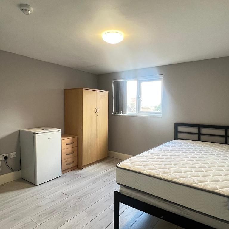 1 bedroom house of multiple occupation to rent - Photo 1