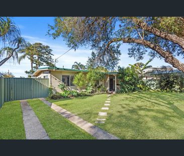 10 Iluka Street, Palm Beach, Qld 4221 - Photo 2