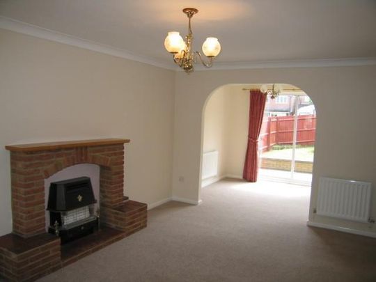 3 bedroom detached house to rent - Photo 1