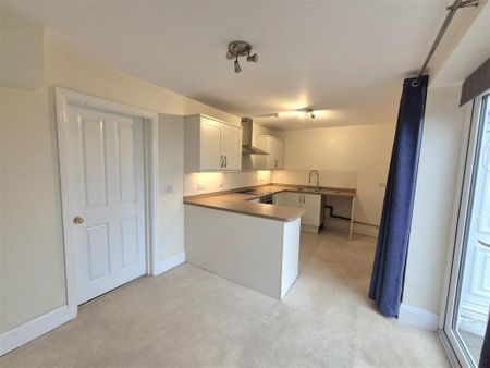 2 bedroom semi-detached house to rent - Photo 4