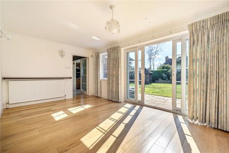 5 bedroom detached house to rent - Photo 4