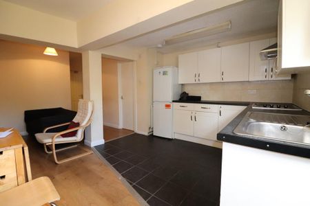 4 bedroom house share to rent - Photo 4