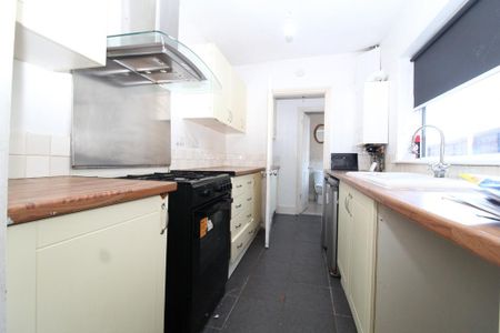 2 bedroom terraced house to rent - Photo 5