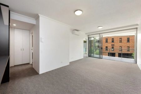 Spacious One-Bedroom Apartment in 'Liberte', Kangaroo Point - Photo 4