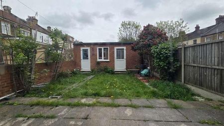 Stainforth Road, Ilford, IG2 - Photo 5