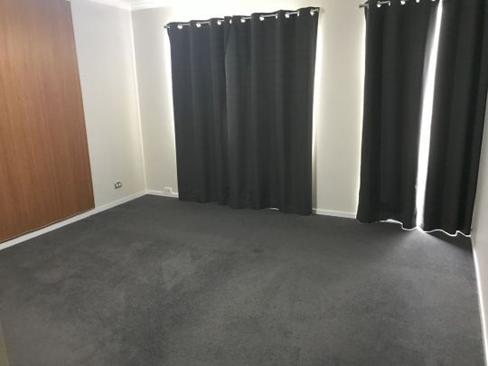 LARGE FAMILY HOME - Photo 1