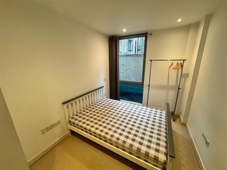 2 bedroom flat to rent - Photo 4