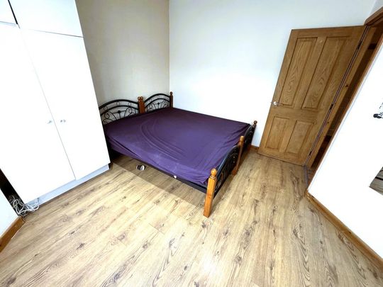 3 bedroom flat to rent - Photo 1