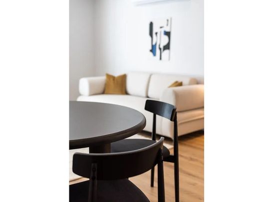 Largo Santa Bárbara, Lisbon, Lisbon 1150-260 - Photo 1