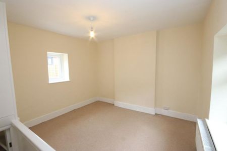 3 bedroom detached house to rent - Photo 4