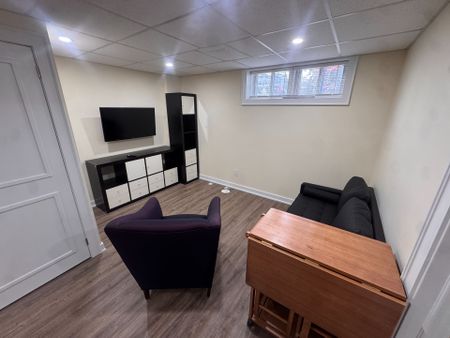 For Lease - 5 Barlow Road, Toronto, Ontario - Photo 3