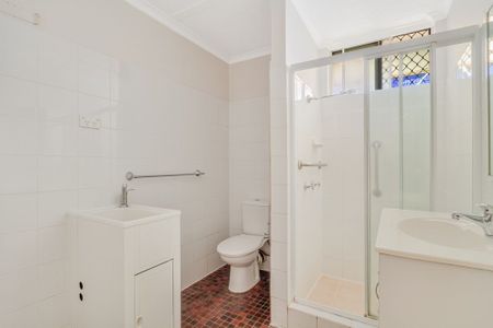 CENTRAL COOLANGATTA TWO BEDROOM UNIT - Photo 5