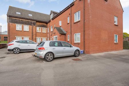 2 bedroom flat to rent - Photo 3