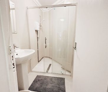 Room in a Shared Flat, Bradley House, E3 - Photo 2