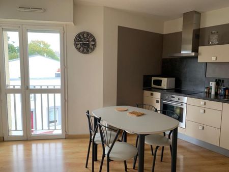 Location Appartement 1 pièce Meublé 35m² GRANVILLE 50400 - Photo 3
