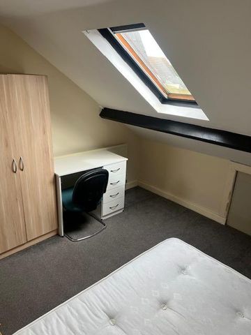 3 bedroom flat share to rent - Photo 2