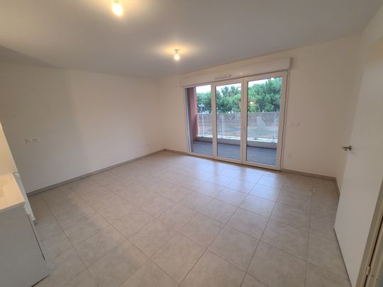 Location Appartement 3 pièces 67m² MARSEILLE 9ème - Photo 1