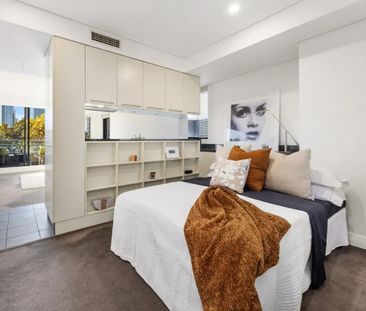 Oversized Studio Apartment - Photo 3