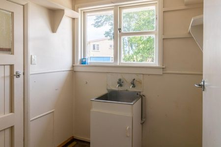 Sunny 3 Bedroom Home in Glengarry! - Photo 4