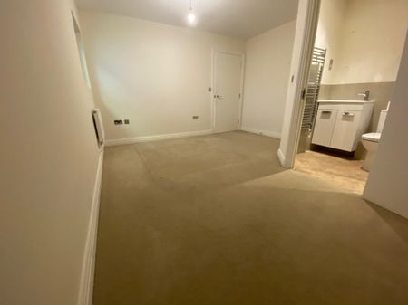 Empire House, Welwyn Garden City - Photo 4