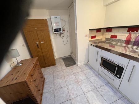 Studio to rent - Photo 2
