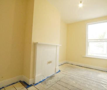 6 bedroom terraced house to rent - Photo 5