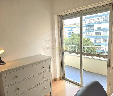 Apartment T3 in Carnaxide e Queijas, Oeiras - Photo 2