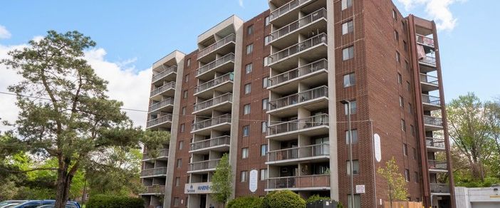 Marine Court | 3165 Russell St., Windsor - Photo 1