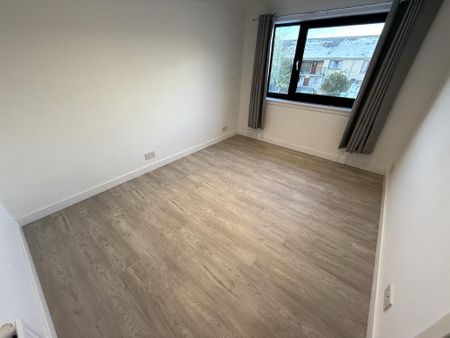 2 bedroom semi-detached house to rent - Photo 3