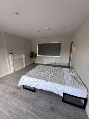 Room in a Shared House, Stonebridge Lock Cottages, N17 - Photo 1