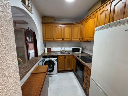 Apartamento de alquiler en Carrer D'elx, Centro - Photo 4
