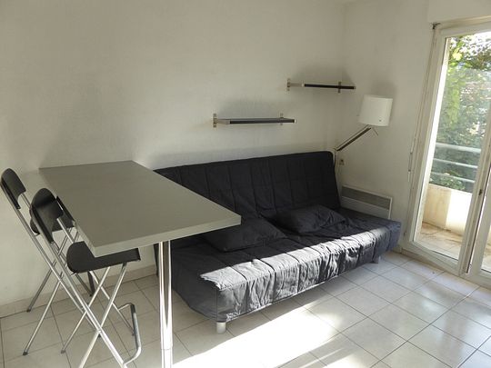 Appartement 1 pièces 18m2 MARSEILLE 5EME 430 euros - Photo 1