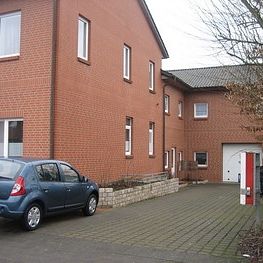 neu renovierte , gemütliche , große DG Wohnung in gepflegtem Haus - Photo 2